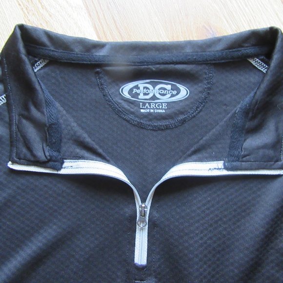 ATHLETIC MEN SHIRT ( DC PERFORMANCE ) LARGE. - Picture 2 of 2
